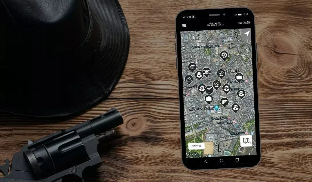 Ambtenaren nemen deel aan een Spy School in Warrington, VK